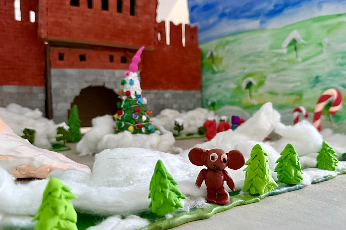 «Я леплю из пластилина»: тульский режиссёр учит детей создавать настоящие мультики