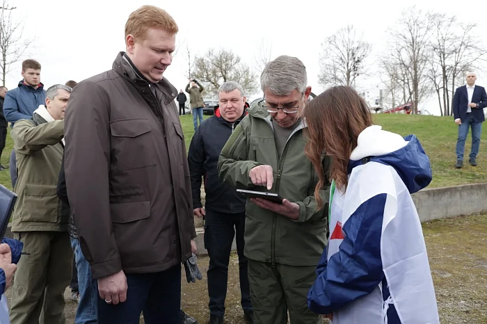 «Общий труд всегда сплачивает людей»: Дмитрий Миляев принял участие во Всероссийском субботнике
