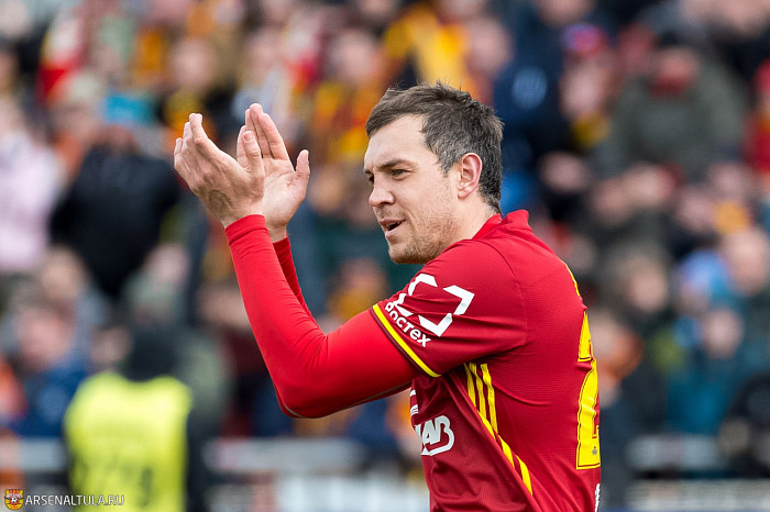 Дзюба стал лучшим бомбардиром в истории российского футбола: как он забивал за «Арсенал»