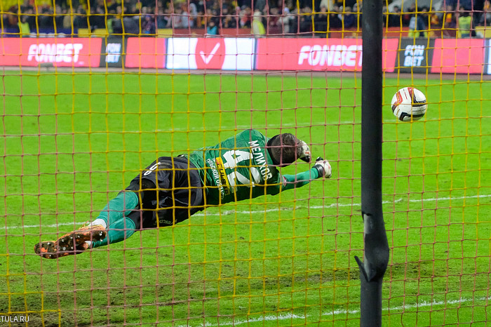 «Понимаем, как влияет Батраков на систему игры и распределение ролей»: «Арсенал» сыграет против «Локомотива» в Кубке – мнения, цифры и факты перед важнейшим матчем