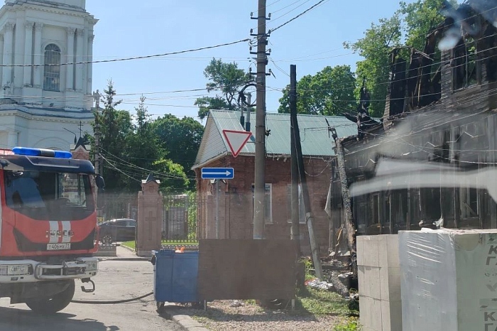 Опубликовано фото развалин, оставшихся после пожара в центре Тулы Опубликовано фото развалин, оставшихся после пожара в центре Тулы