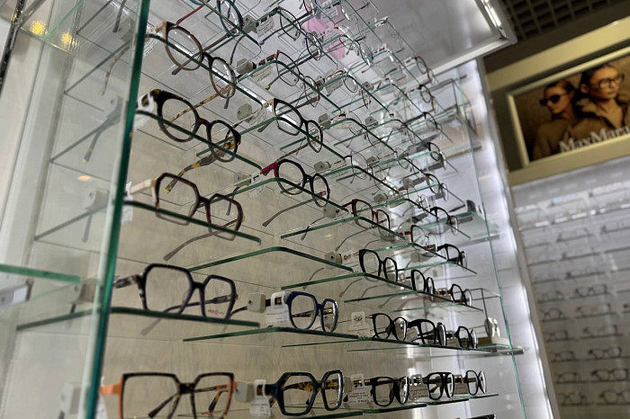 Оверсайз, тренд на здоровье, контактные линзы и уход за очками – большой гайд от эксперта в области оптики