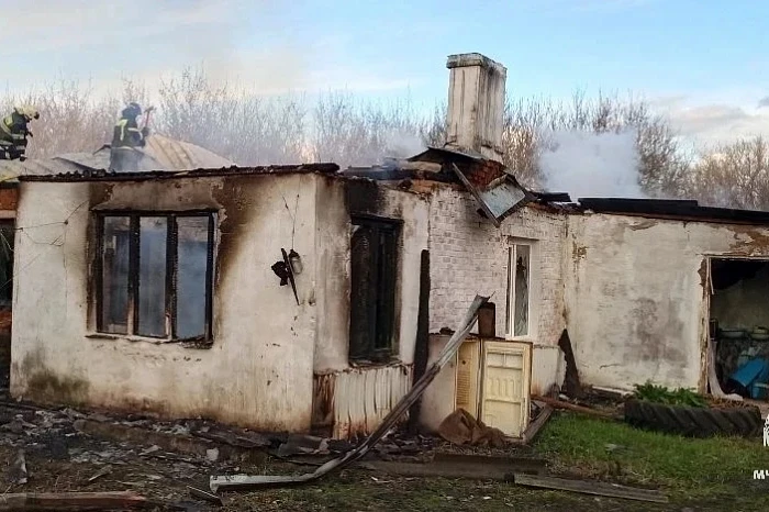Пожилой мужчина погиб на пожаре в частном доме в Чернском районе