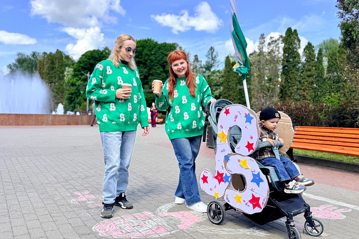 Тула отметила День защиты детей парадом колясок и многодетных семей Тула отметила День защиты детей парадом колясок и многодетных семей