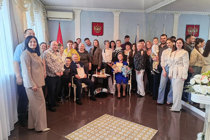 Две тульские семьи отметили 50-летие совместной жизни