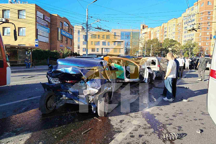 Экс-полицейский, устроивший массовое ДТП в Туле, находится на обследовании в психбольнице Экс-полицейский, устроивший массовое ДТП в Туле, находится на обследовании в психбольнице