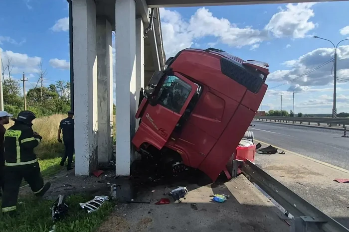 Три пожара потушили тульские спасатели 14 августа Три пожара потушили тульские спасатели 14 августа