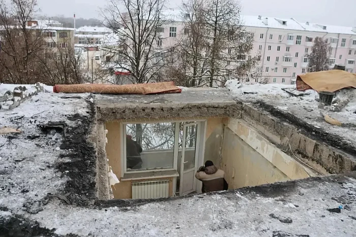 В Новомосковске устранили последствия атаки БПЛА В Новомосковске устранили последствия атаки БПЛА