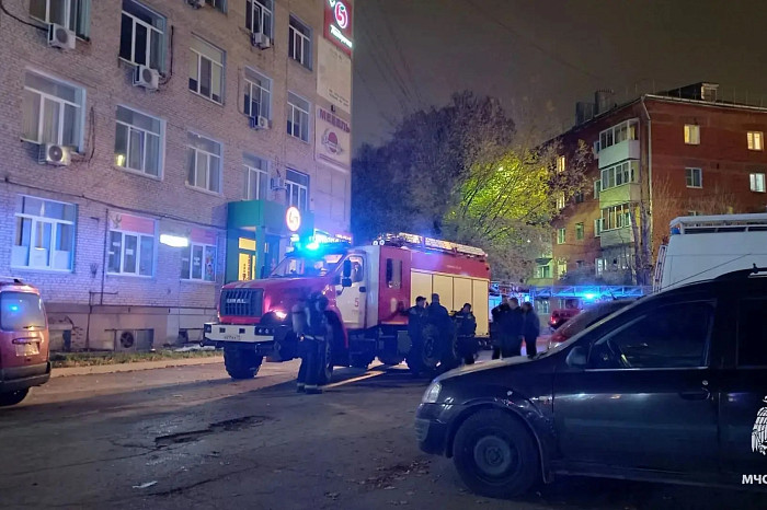 Из горящего здания на улице Болдина в Туле спасены два человека Из горящего здания на улице Болдина в Туле спасены два человека