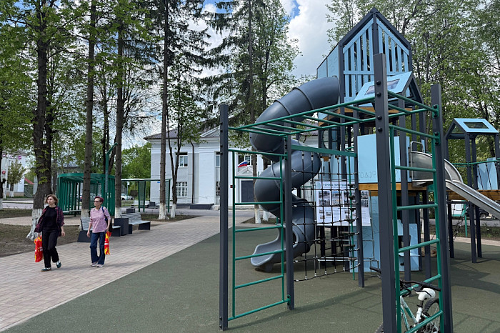 Губернатор Миляев осмотрел благоустроенную «Точку притяжения» в Советске
