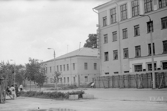 Улица Каминского: какой была раньше, как выглядит сейчас и будут ли ее благоустраивать в будущем?