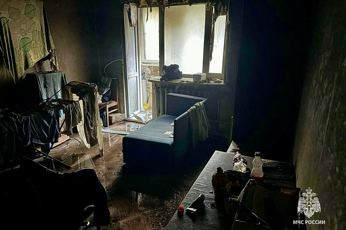 В Алексине из пожара в квартире спасли мужчину В Алексине из пожара в квартире спасли мужчину