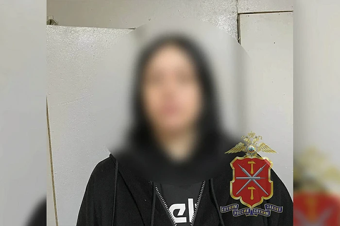 Камера домофона записала, как жительница Новомосковска случайно убила своего знакомого