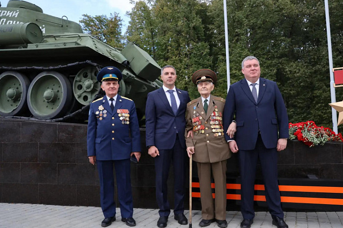 В Туле открыли мемориальный комплекс «Наша сила в единстве» В Туле открыли мемориальный комплекс «Наша сила в единстве»
