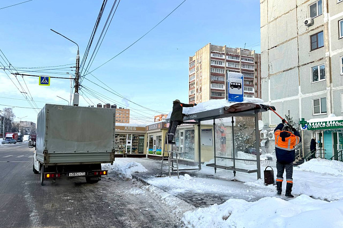 «Автобус длинный, а остановочку очистят вот настолечко»: смотрим, как «откопали» Тулу для пешеходов после снегопадов «Автобус длинный, а остановочку очистят вот настолечко»: смотрим, как «откопали» Тулу для пешеходов после снегопадов