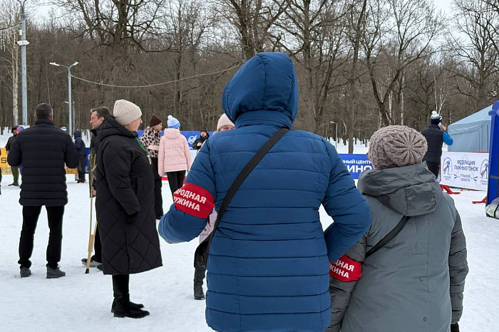 «Это уже скоро будет наша семейная традиция»: в Тулу на ночную лыжную гонку приехали более 700 любителей спорта из разных городов