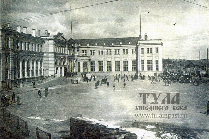 300 лет Красноармейского проспекта Тулы: от болота до современного пространства с парковкой для чемоданов 300 лет Красноармейского проспекта Тулы: от болота до современного пространства с парковкой для чемоданов