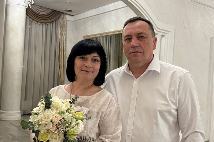 Шесть пар поженились ночью в Туле: необычные церемонии открыли свадебный бум 26.06.2026