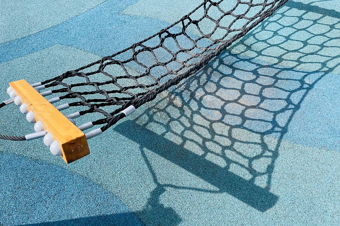 Морской стиль, классные локации, но вытоптанные газоны: тульские родители назвали плюсы и минусы игровых пространств обновленного Кировского сквера