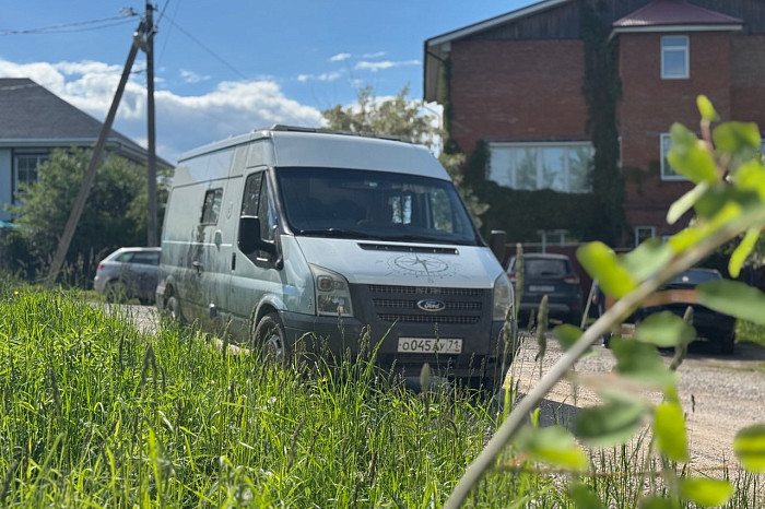 Где припарковался, там и дом: тулячка сама построила автодом из броневика Где припарковался, там и дом: тулячка сама построила автодом из броневика