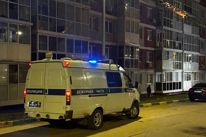 Вынесли два трупа: Смертельный пожар произошел в поселке Петровский в квартире на улице Ивана Бунина