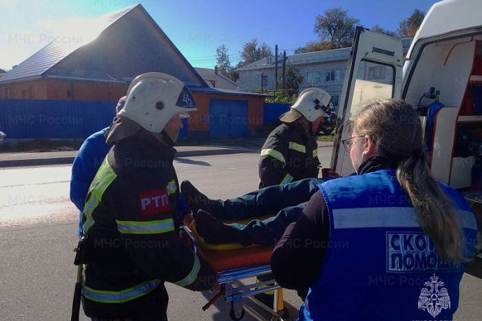 Белёвские спасатели ликвидировали последствия условного ДТП