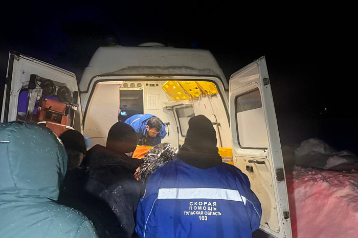 В Тульской области волонтеры спасли замерзающего в поле пенсионера