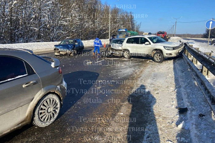 ДТП с пострадавшими произошло на трассе М-2 «Крым» под Тулой ДТП с пострадавшими произошло на трассе М-2 «Крым» под Тулой