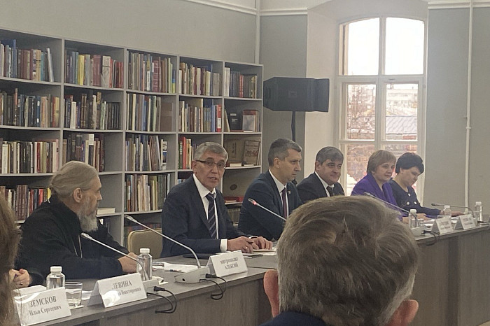 Дмитрий Миляев принял участие в открытии мемориала студентам и преподавателям, погибшим в годы Великой Отечественной войны