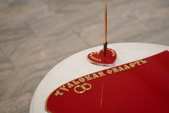 Выйти замуж за иностранца: суд признал три русско-таджикских свадьбы в Тульской области незаконной схемой
