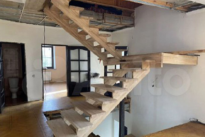 «Родовое гнездо с историей»: резиденцию бывшего губернатора Севрюгина продают в Туле за 46 млн рублей