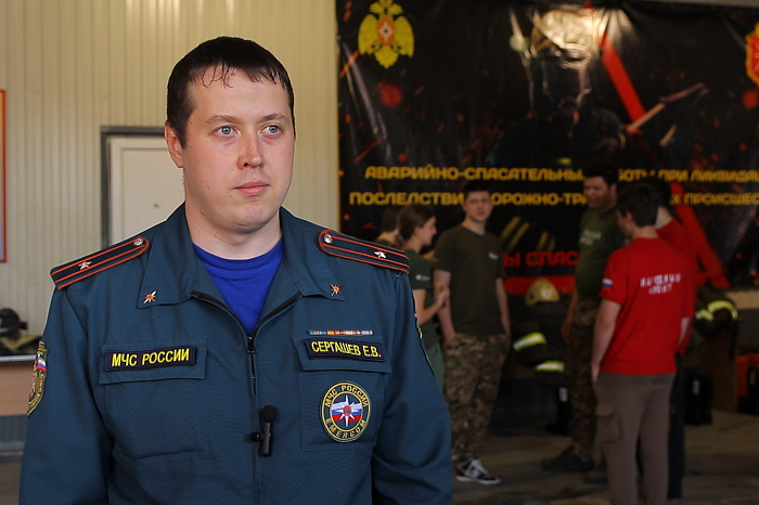 Война с огнём: один день с добровольными пожарными, которые тушат степные пожары в Туле