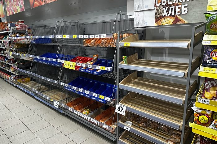 В части супермаркетов Тулы нет хлеба и молока В части супермаркетов Тулы нет хлеба и молока