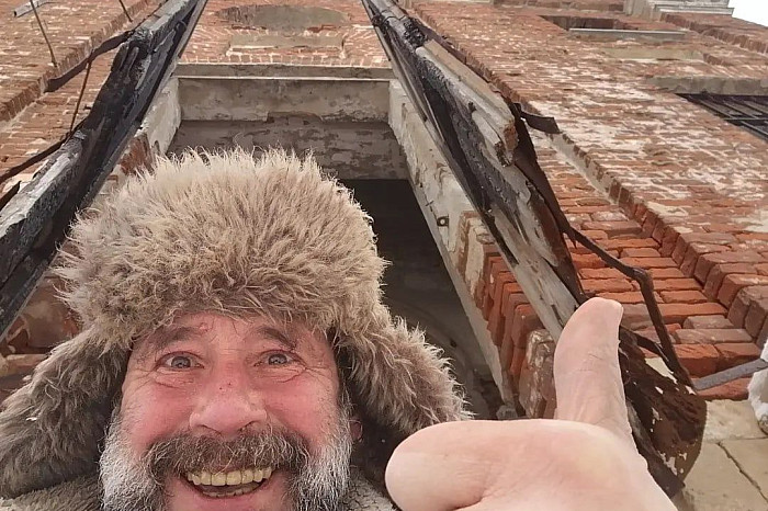 «Никто в нас не верил, крутили пальцем у виска и смеялись»: бывший подводник из Москвы восстанавливает уникальный храм в Тульской области