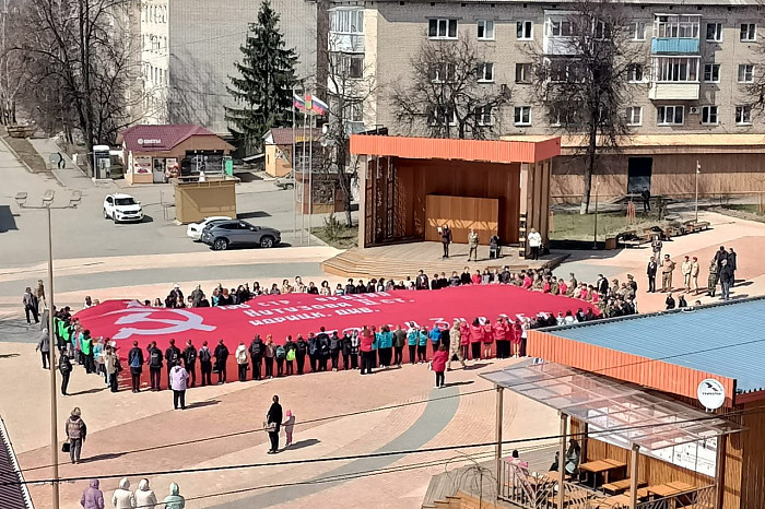 Венев, Ясногорск и Алексин приняли эстафету «Равнение на Знамя Победы!»