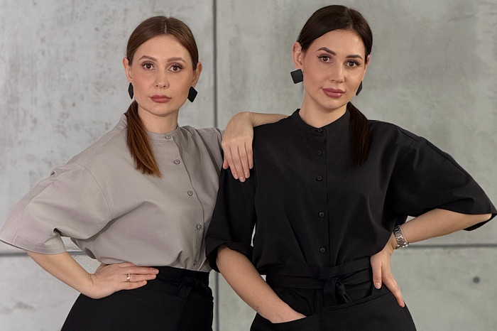 «Мы выросли среди пацанов»: история сестер-близнецов, которые открыли первый мужской салон красоты в Туле