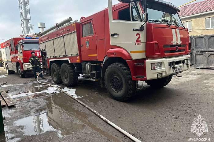 В Туле 50 человек эвакуировали с производственного предприятия из-за пожара В Туле 50 человек эвакуировали с производственного предприятия из-за пожара