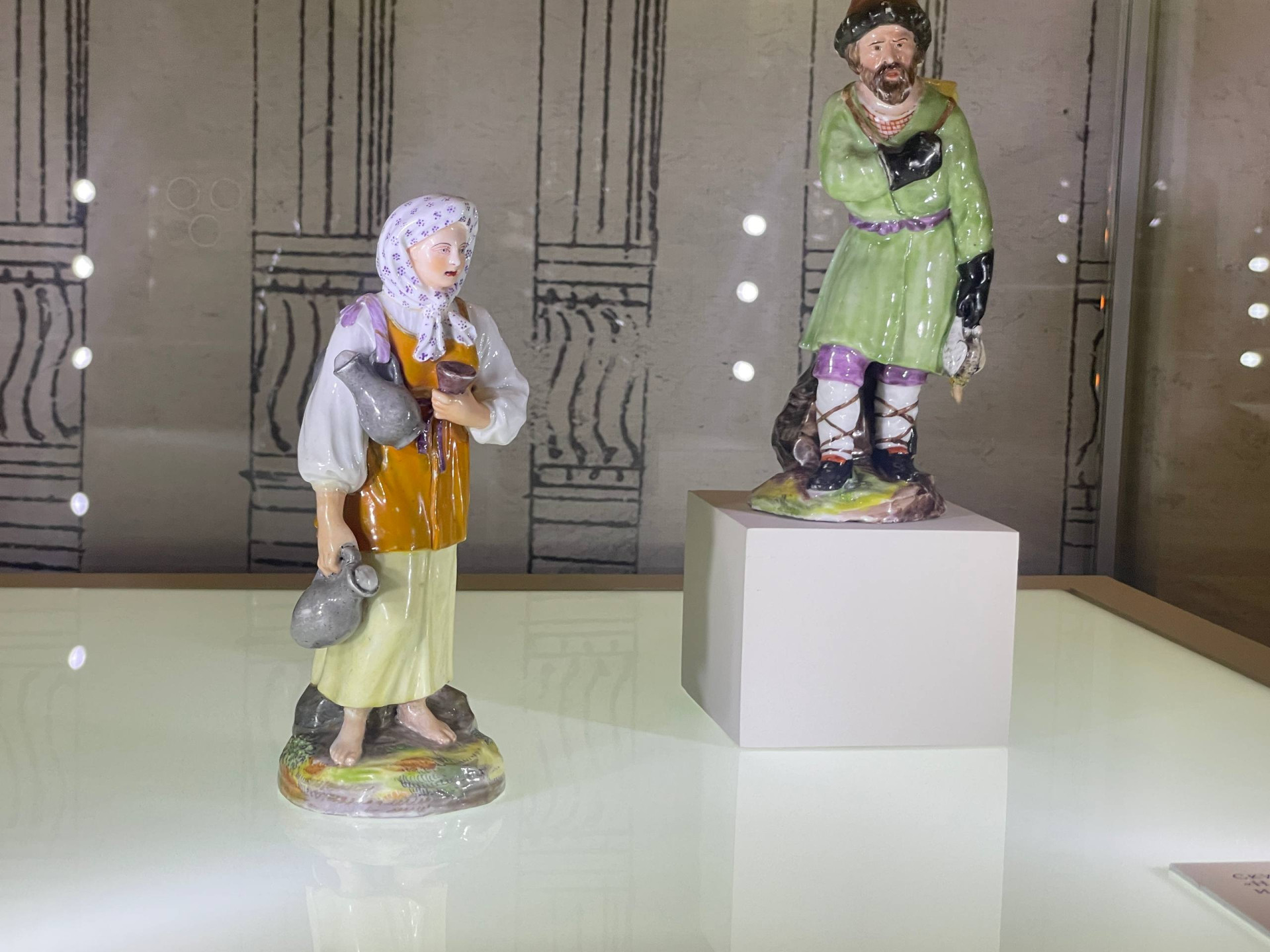 «Русская молочница» и «Птичник»