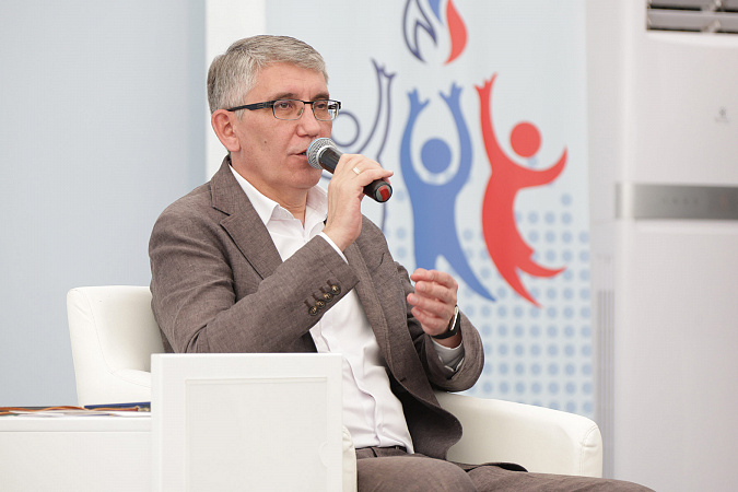Наша задача - привить любовь к спорту: Дмитрий Миляев встретился с учителями физкультуры со всей России Наша задача - привить любовь к спорту: Дмитрий Миляев встретился с учителями физкультуры со всей России