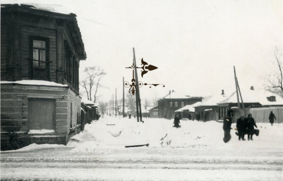1954 год. Угол улиц Красноармейской и Халтурина