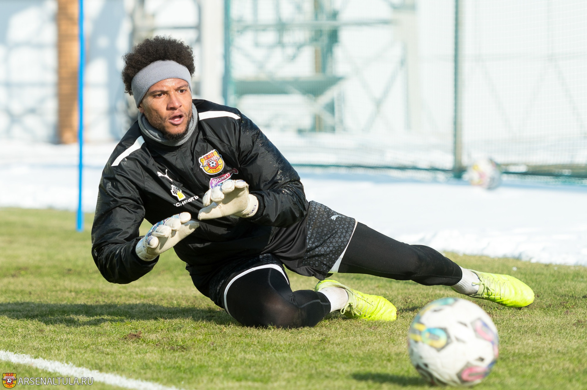 Потеснит ли молодой Сангаре Левашова?