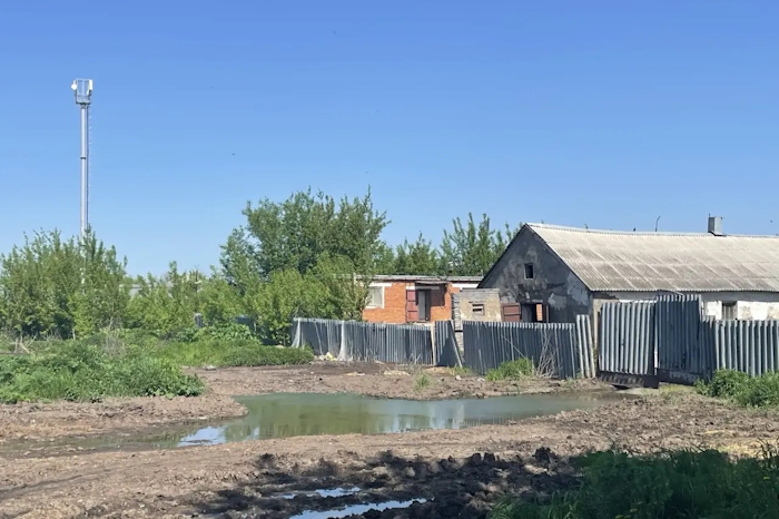 Жители Новомосковска добились проверки из-за навоза у домов Жители Новомосковска добились проверки из-за навоза у домов