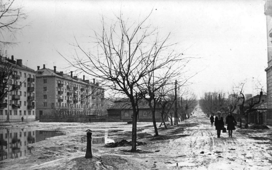 60-е.Перекресток улицы Лейтейзена и Красноармейского проспекта