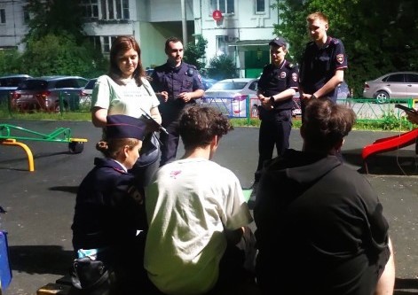 «Комендантский час» в Туле: в какое время нельзя гулять детям, и что будет родителям «Комендантский час» в Туле: в какое время нельзя гулять детям, и что будет родителям