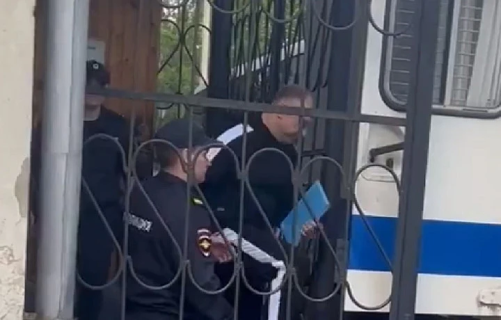 Суд на три месяца продлил содержание под стражей управляющему тульским коттеджным поселком "Солнечный" Эйриху Суд на три месяца продлил содержание под стражей управляющему тульским коттеджным поселком "Солнечный" Эйриху