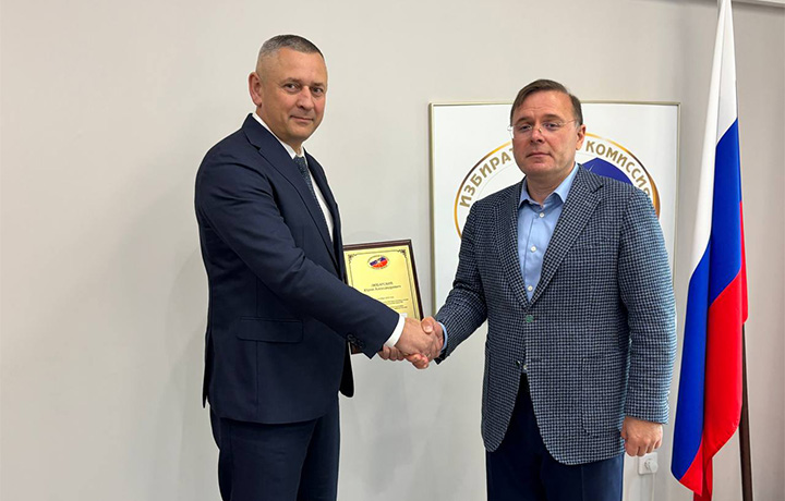 Юрию Любарскому вручили мандат депутата Тульской облдумы Юрию Любарскому вручили мандат депутата Тульской облдумы