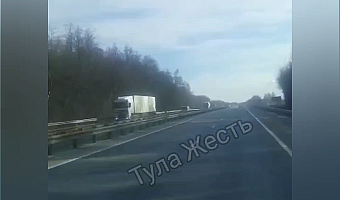 На трассе М-4 в Веневском районе заметили водителя, едущего по «встречке»