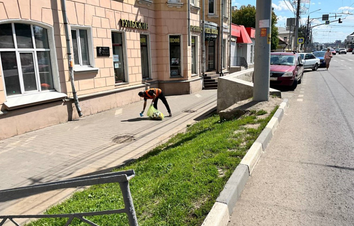 За сутки с улиц Тулы вывезли 35 кубометров смета За сутки с улиц Тулы вывезли 35 кубометров смета