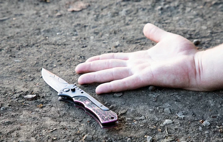 В Новомосковске нашли труп, закопанный во дворе дома В Новомосковске нашли труп, закопанный во дворе дома