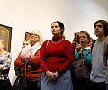 Таинственные маски и средневековые мотивы: в Туле открылась выставка художника Александра Майорова